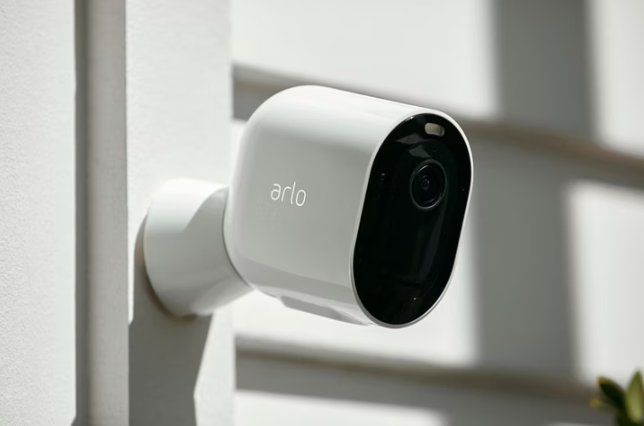Fotocamera: Arlo Pro 3 Spotlight Kamera, 2er Set weiss – Usato da Zürich venduto da triarc-labs 3