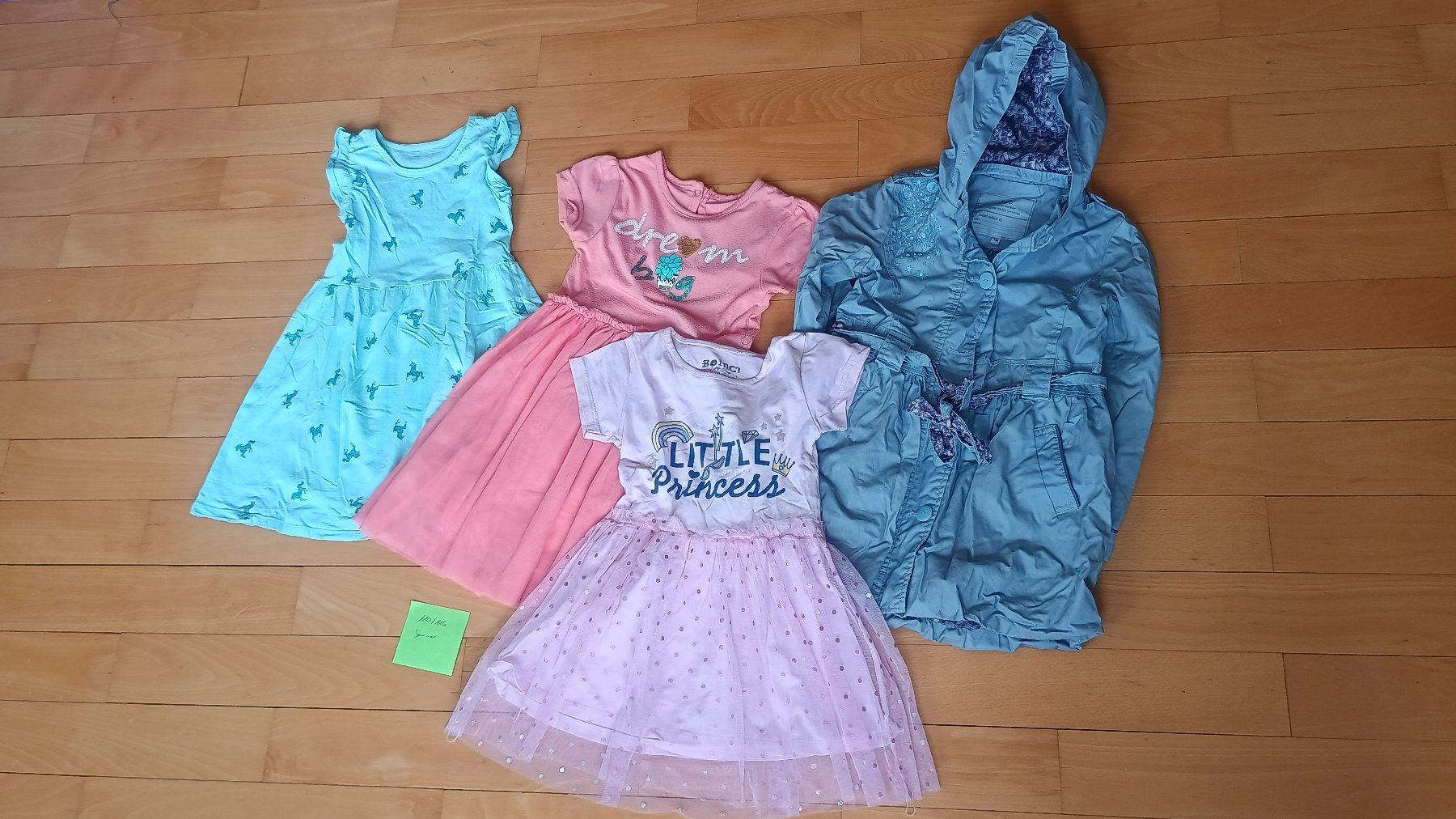 Lotti & Set di vestiti: Mädchen Kleiderpaket Gr. 110/116 – Usato da St. Gallen venduto da takalusu