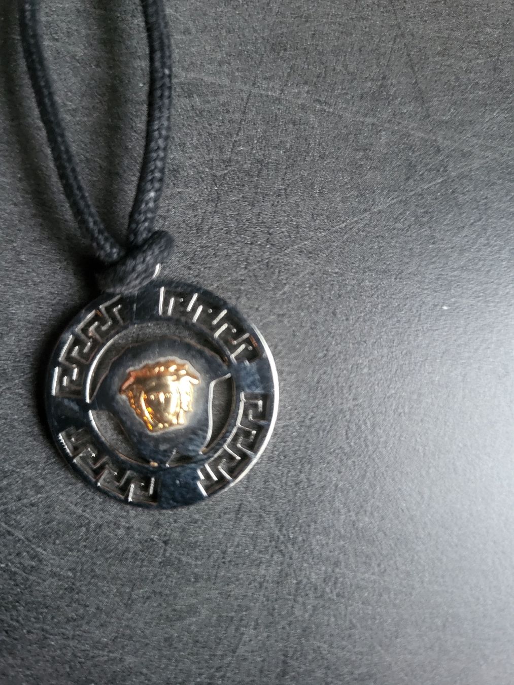 Versace Catenine: Collier Versace vintage, plaqué or – Usato da Troistorrents venduto da ami_mzq5 3