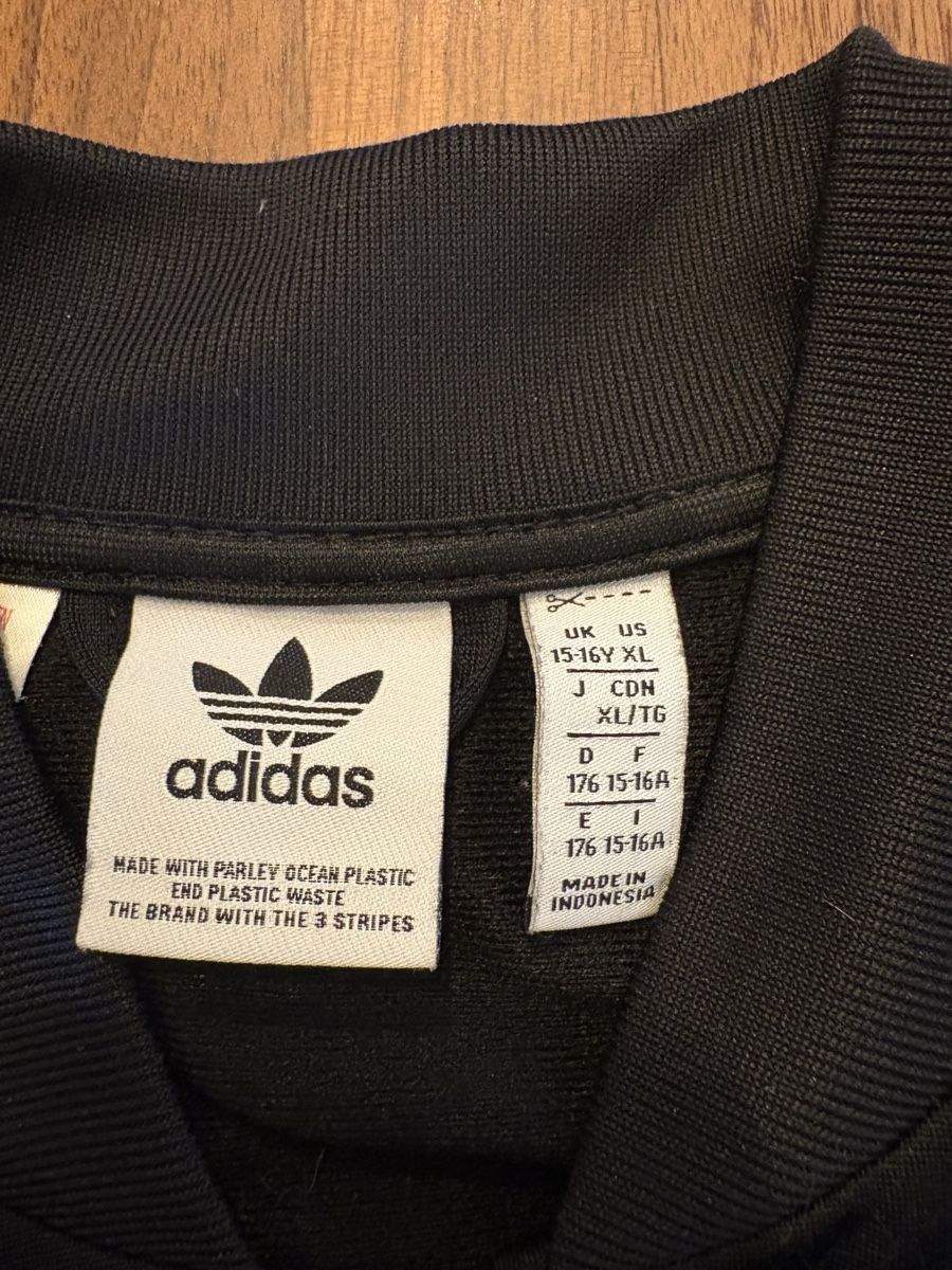 Vestes: Adidas Sweatjacke  – D'occasion à Winterthur par Winti_Deal 1