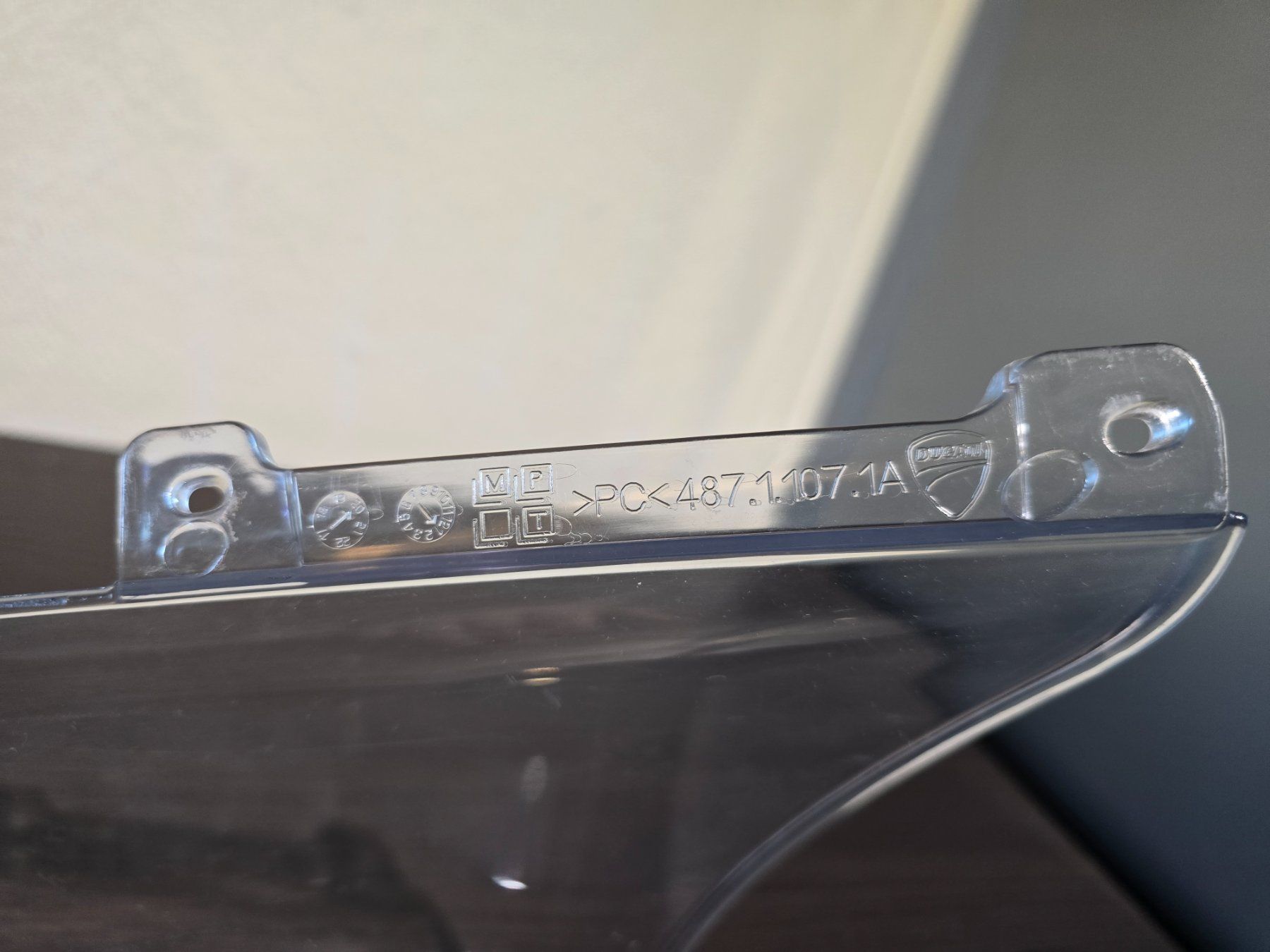 Ducati Toutes les pièces détachées moto: Windschild maggiorato +40mm - Original Ducati V4s – D'occasion à Stallikon par Federicoincani 2
