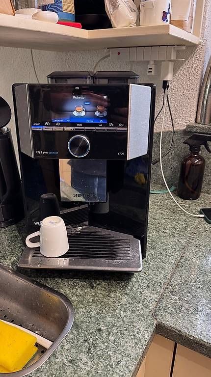 Siemens Kaffeemaschinen & Espressomaschinen: Siemens EQ.9 plus connect s700 Kaffeevollautomat – Gebraucht aus Wilen b. Wil von j-schneider 1
