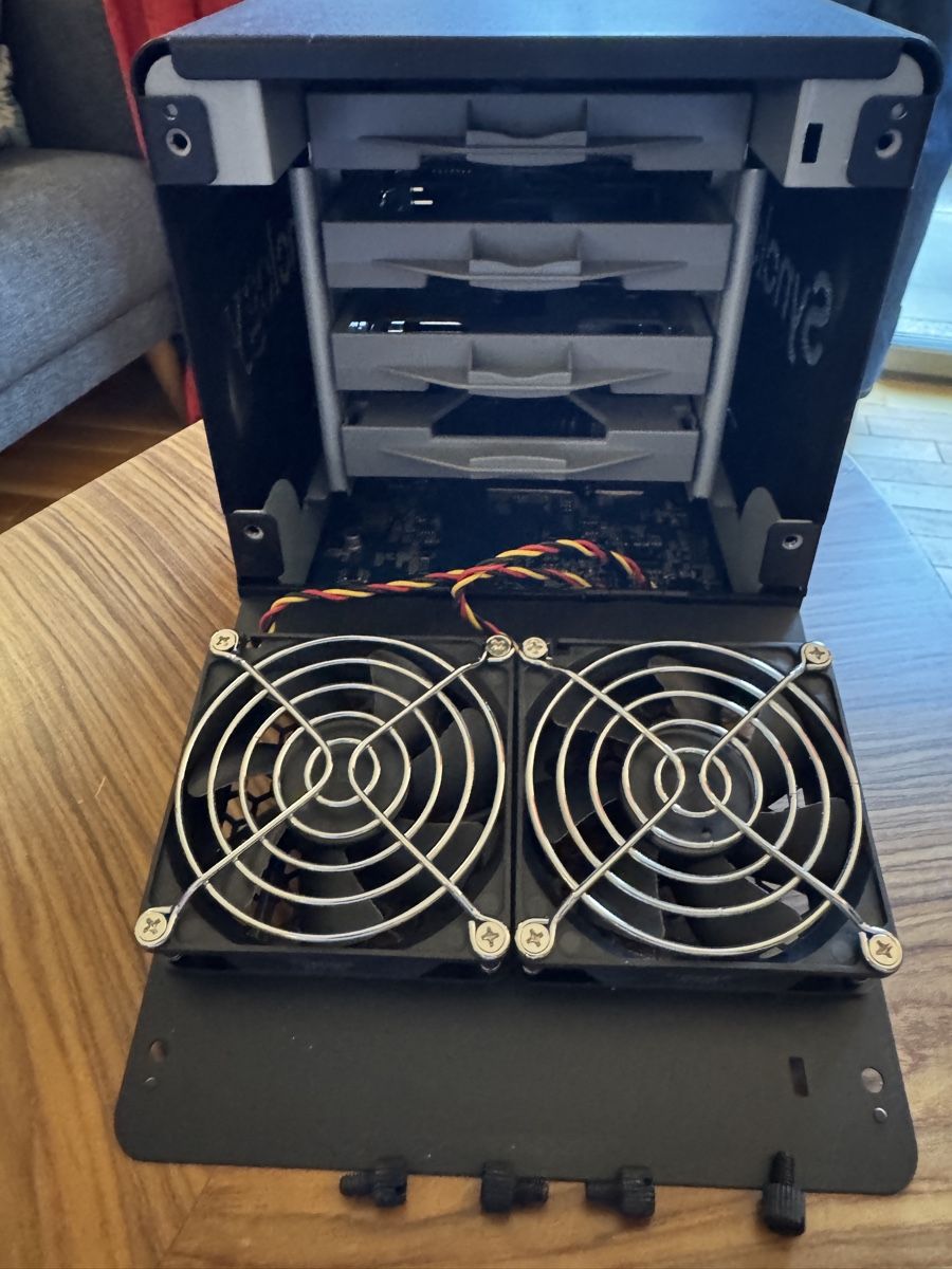 Synology Server: Synology NAS DS420j – Usato da Zürich venduto da jonaszaman 3