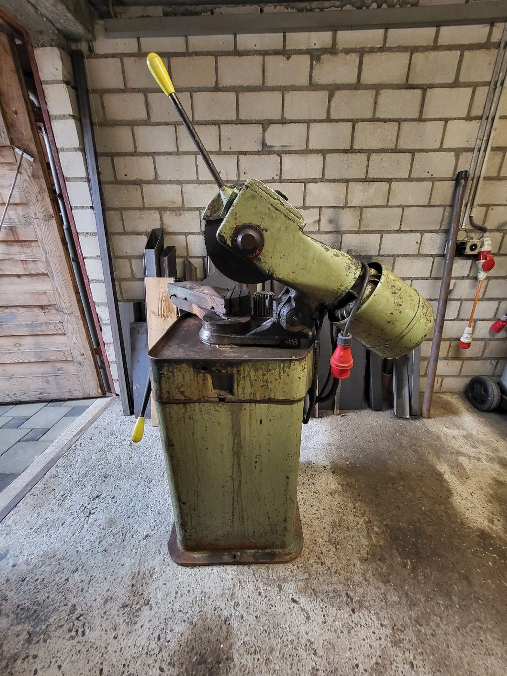 Sägen: Metallkreissäge 300mm – Gebraucht aus Sumiswald von YM31 1