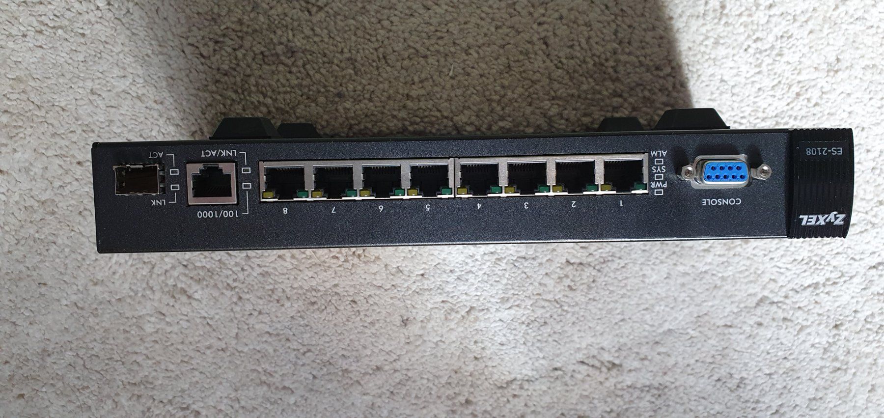 Interruttori: ZyXEL ES-2108 Fast Ethernet Switch – Usato da Gerlafingen venduto da dulifuli