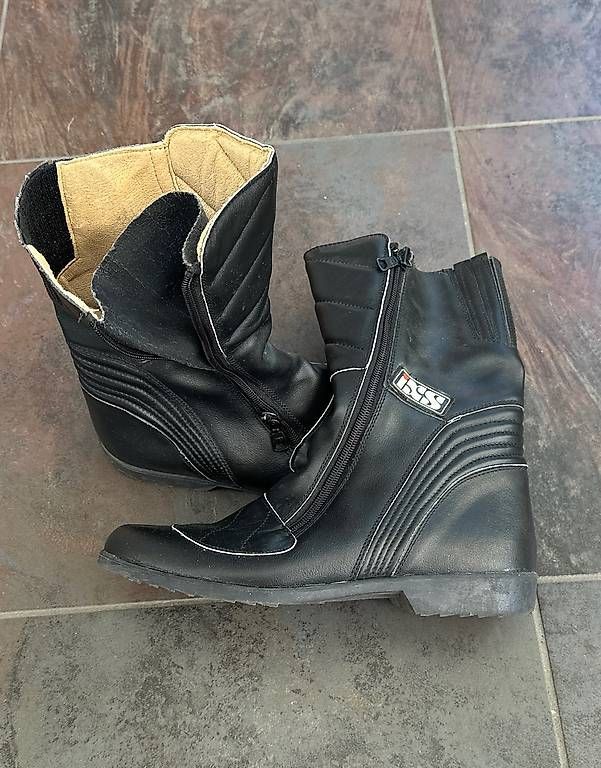 IXS Scarpe da uomo: iXS Motorradstiefel Gr. 44 – Usato da Augst BL venduto da Uddi