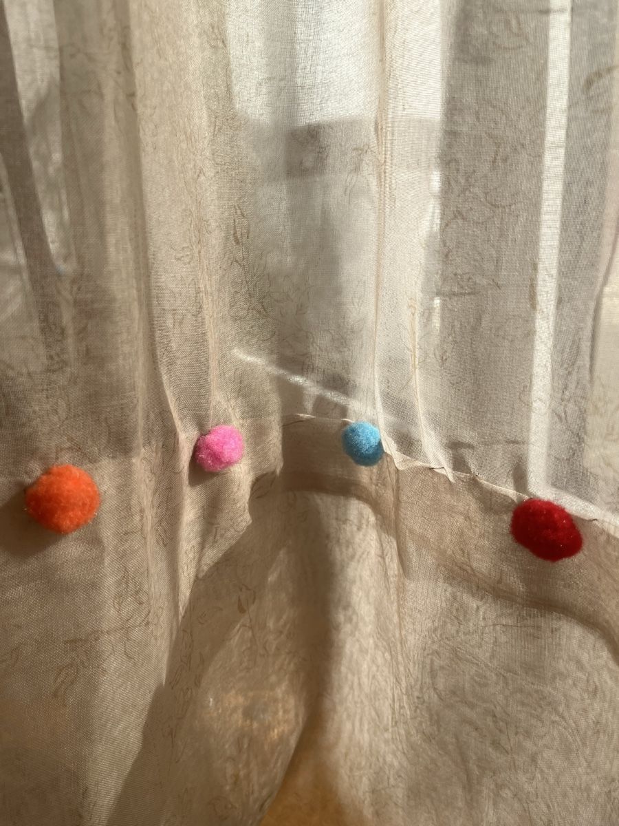 Vorhänge: Vorhänge mit farbigen Bommeln  Kinderzimmer! – Gebraucht aus Oberengstringen von Baby_Fashion 1
