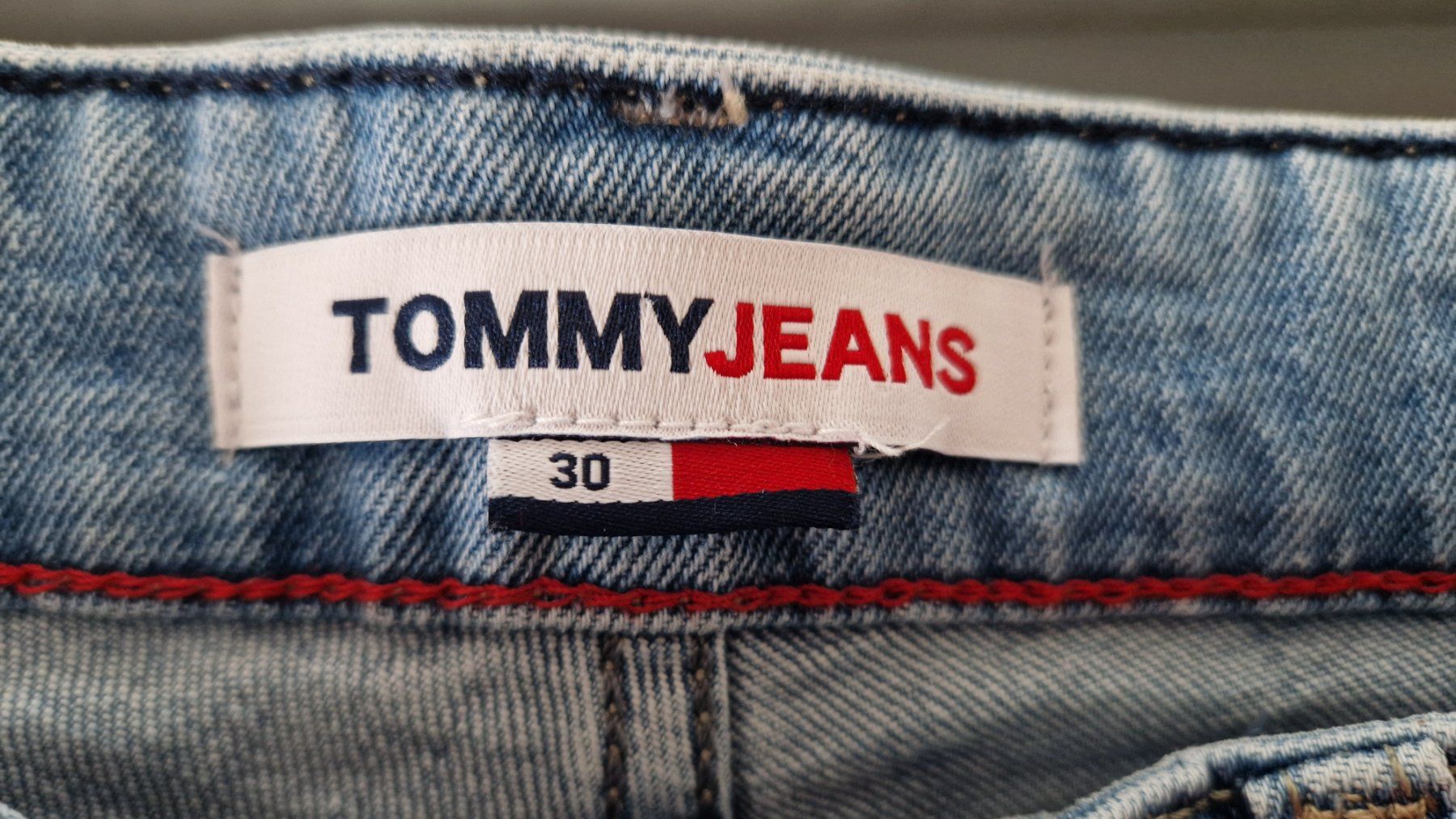 Tommy Hilfiger Jeans: Jeans-Shorts TOMMY HILFIGER, 30 – Nuovo (secondo la descrizione) da Frasnacht venduto da MiraBelle79 3