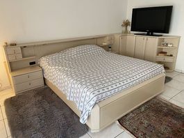 Schlafzimmer inkl Matratze 180*200, Rost, Kommode, Schrank