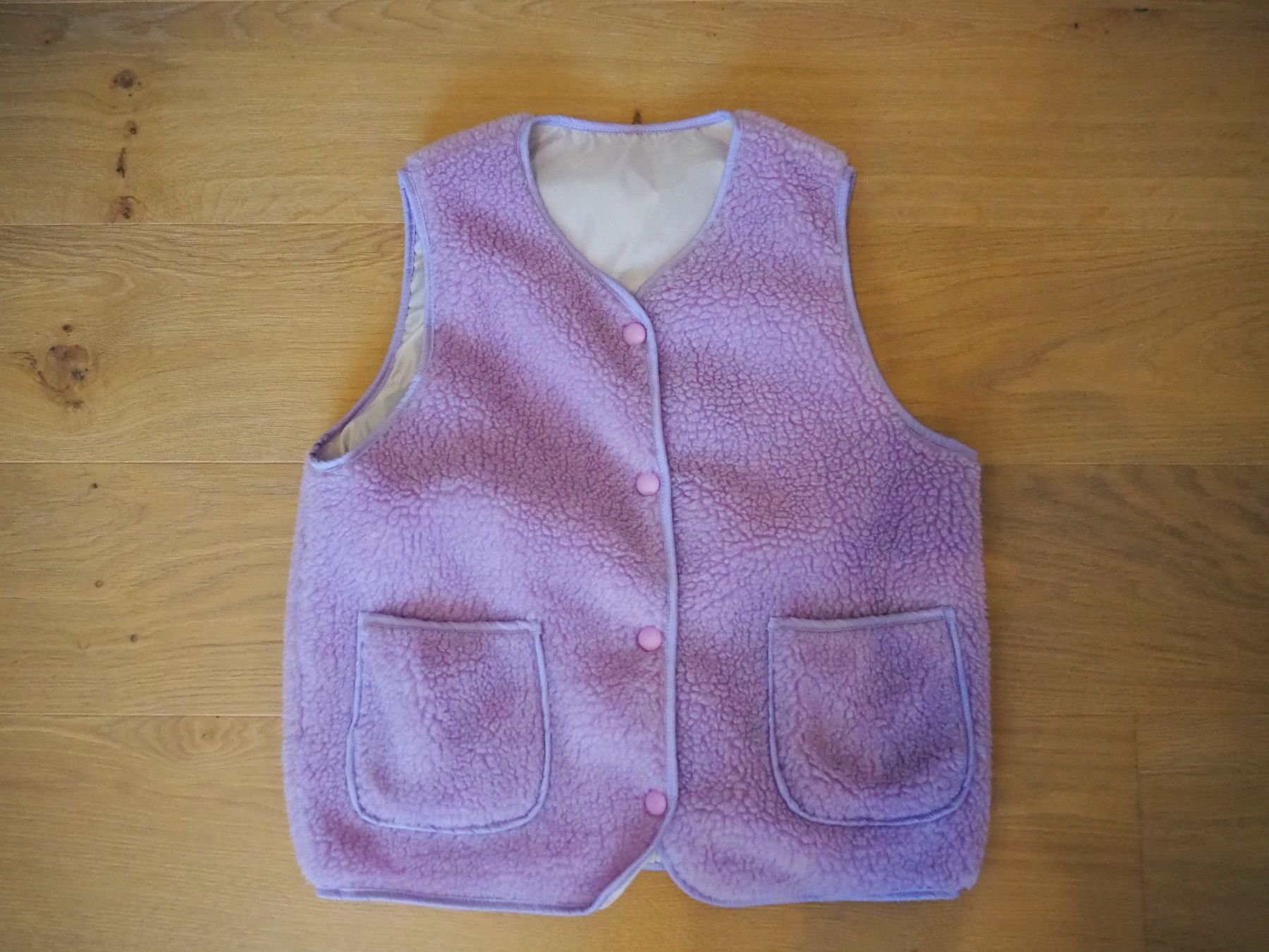 Gilets & Westen: Fleece Weste Lilla violett – Gebraucht aus Zürich von snowow