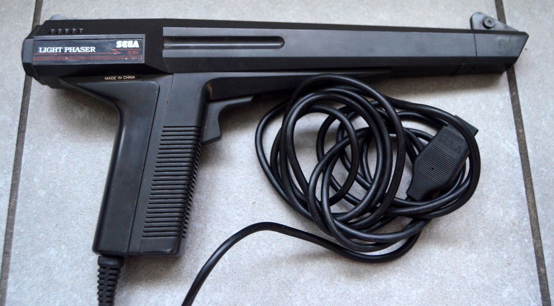 Sega Giochi: Sega Light Phaser model 3050 Pistole / pistolet – Usato da Collonges venduto da arashee