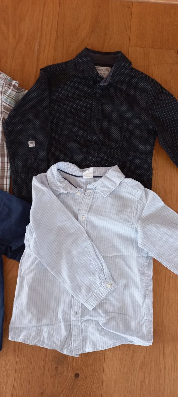 Camicie, T-shirt & Polo: Hemdenset 4 Stück Grösse 98/104 – Usato da Waldstatt venduto da Boeneli-Spross