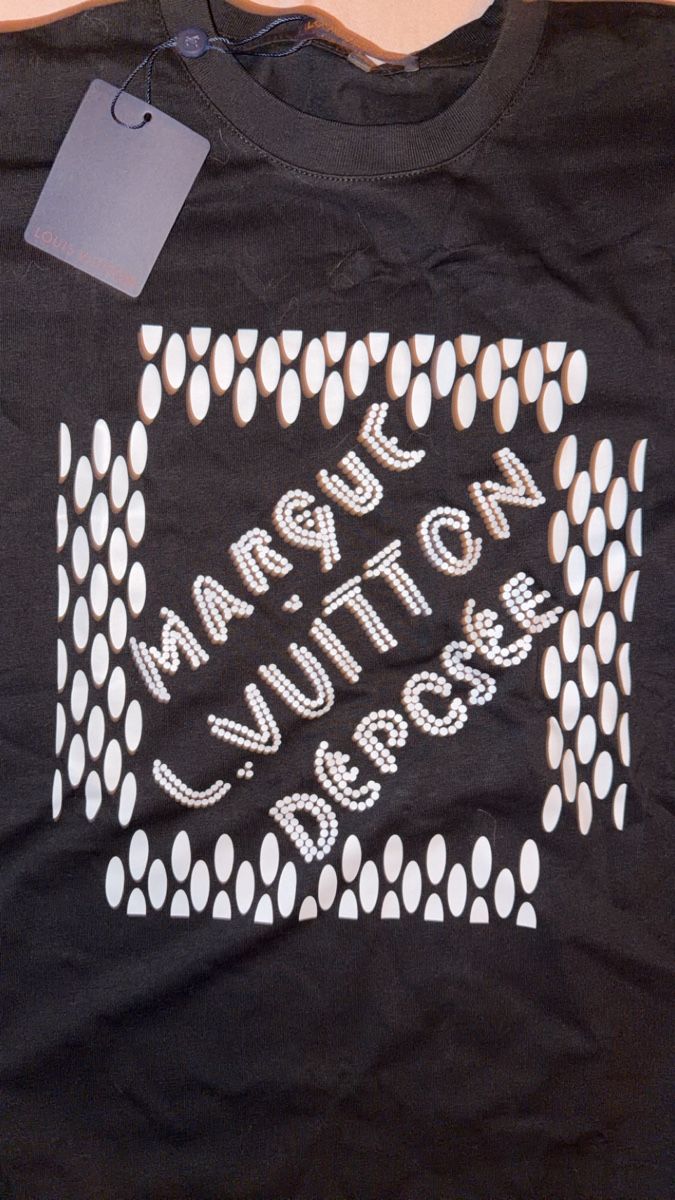 Louis Vuitton T-Shirts: T-shirt Louis vuitton – Neu und originalverpackt aus Bulle von Laetitia84
