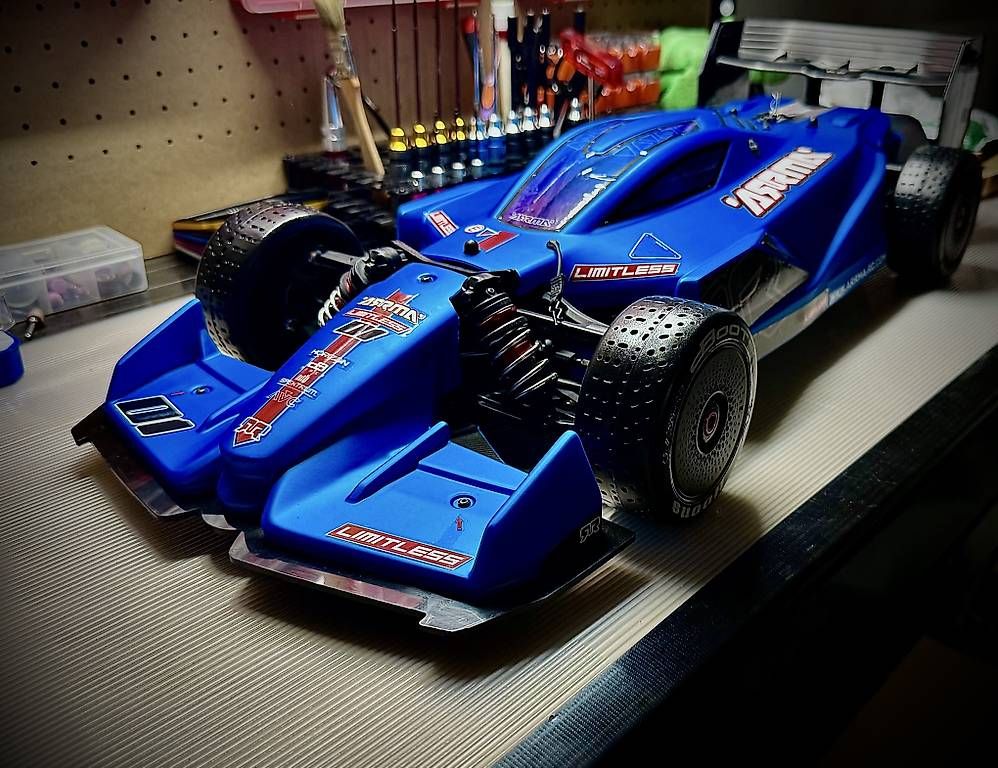 Arrma Modellismo RC: RC Auto Arrma Limitless High-End Custom Sanwa M17 – Nuovo (secondo la descrizione) da Aadorf venduto da Apoly
