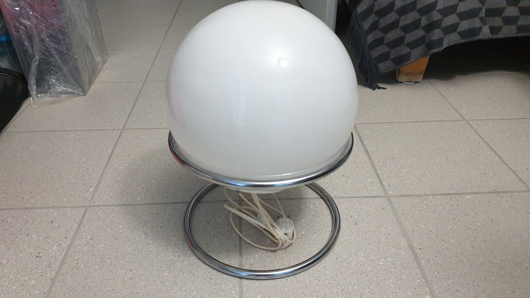 Lampade: Weisse runde Tischlampe/Kugellampe – Usato da Stäfa venduto da Supertramp73 2
