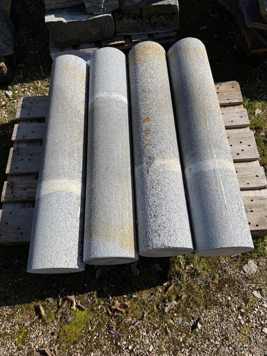 Tavoli: Steintisch mit Sitzhocker aus Tessiner Granit – Usato da Aesch BL venduto da strawberry. 1