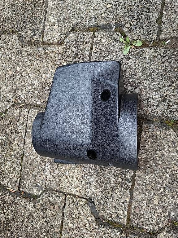 VW Tutti pezzi di ricambio auto: Lenksäulenverkleidung - Golf 2 / Jetta 2 – Usato da Wattwil venduto da Domiii04