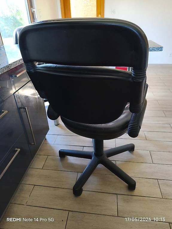 Poltrone: 2 Fauteuils bureau Castelli modèle Vertebra en cuir – Usato da Grand-Lancy venduto da fra_f6zy 4