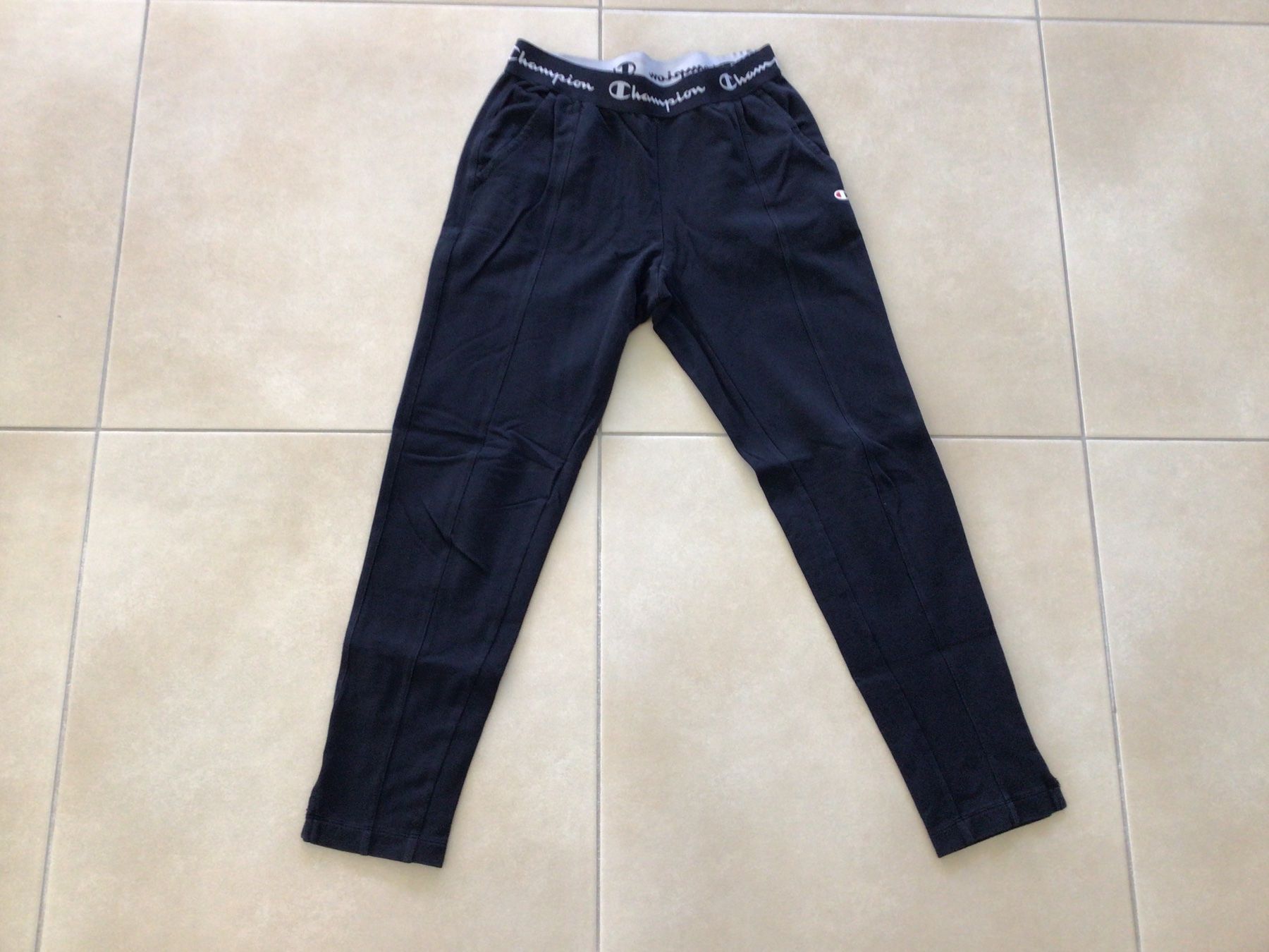 Champion Pantaloni: Champion Hose, Grösse S – Usato da Frauenfeld venduto da Stehojen