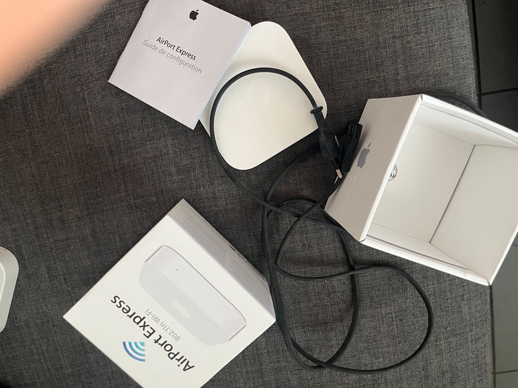 Apple Modem & Router: AirPort Apple Express 2 – Usato da Chiasso venduto da fairy81 1
