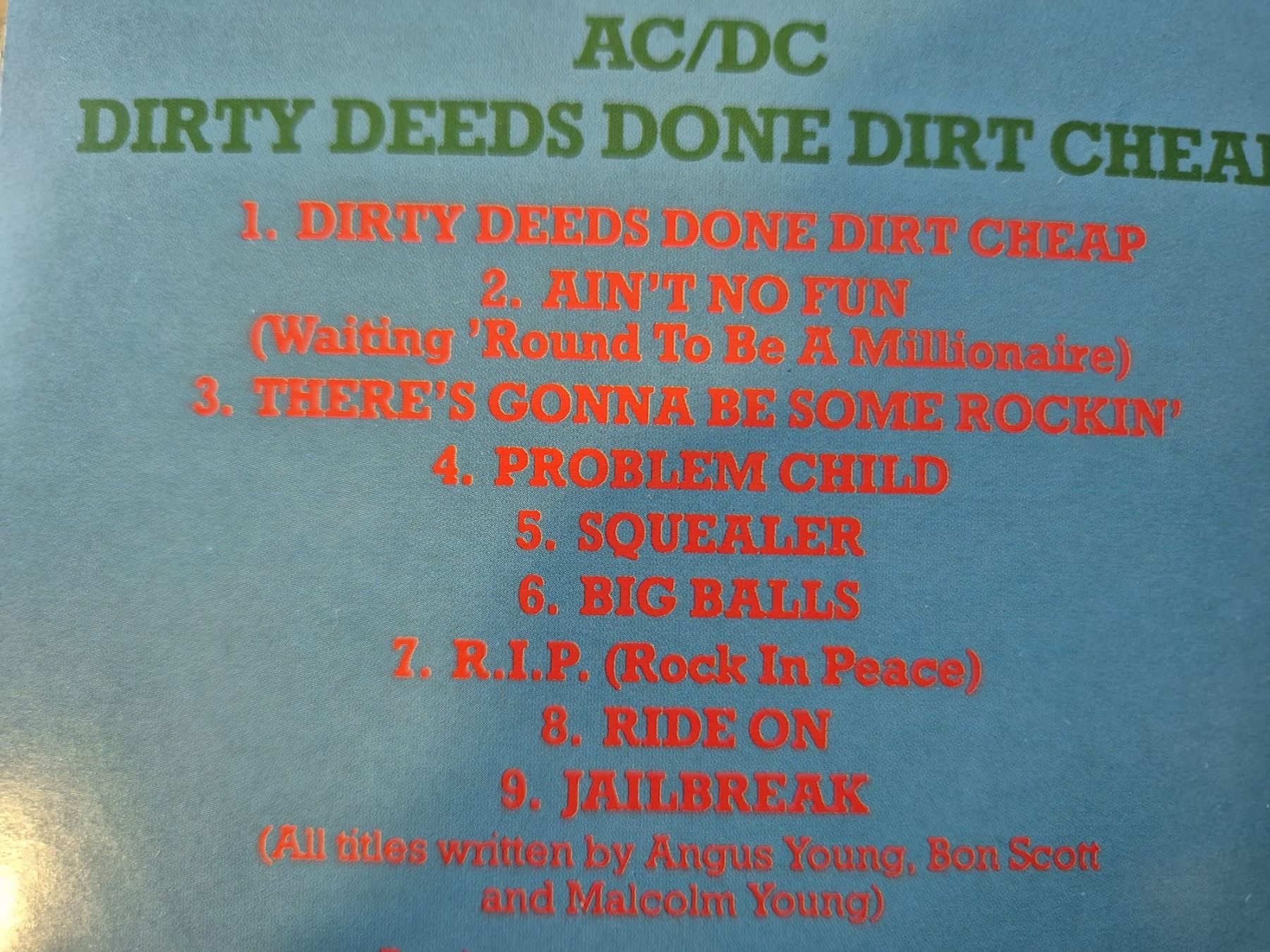 CD: AC/DC - DIRTY DEEDS DONE DIRT CHEAP - AUSTRALIEN CD – Usato da Basel venduto da Patiscat 2