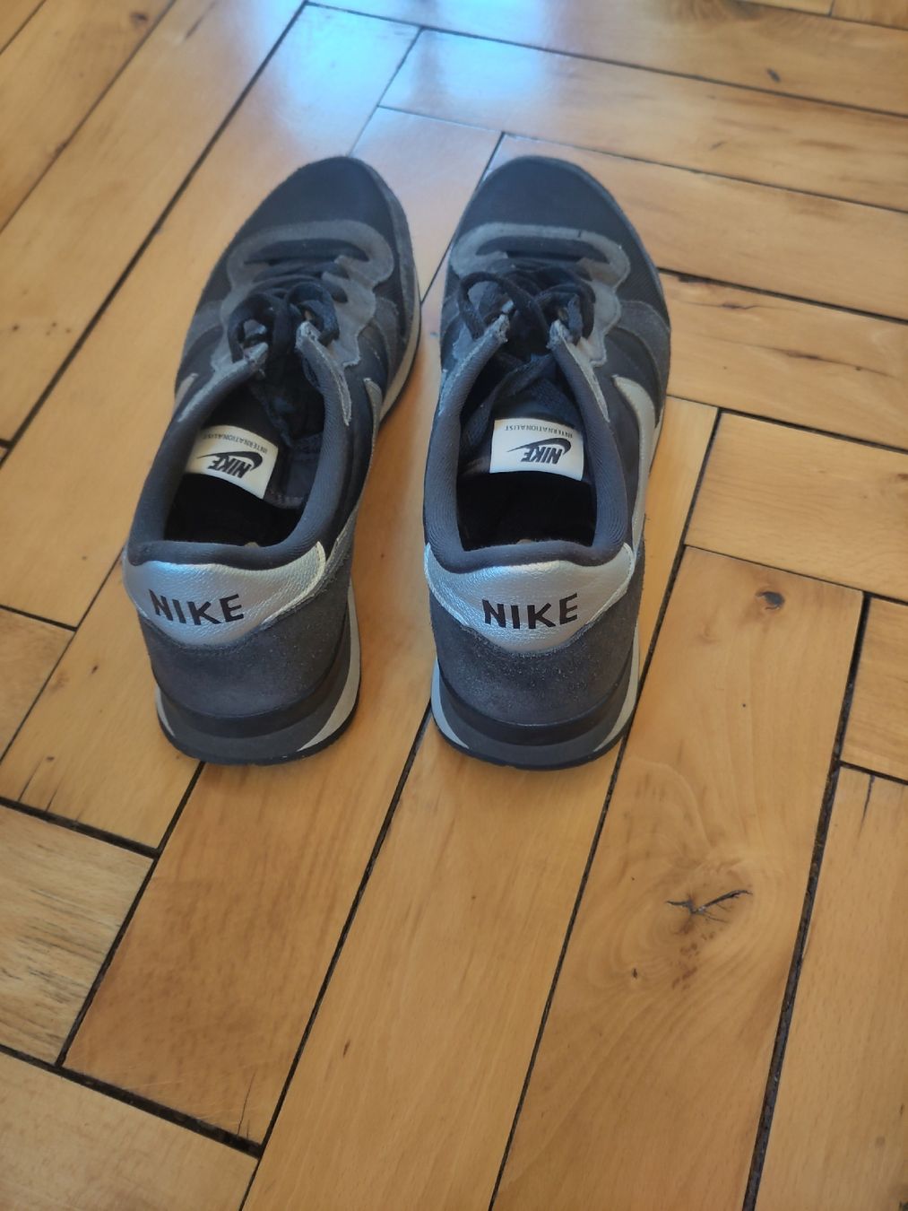 Nike Scarpe da uomo: Nike Internationalist schwarz/silber – Usato da Zürich venduto da Wilander75 4