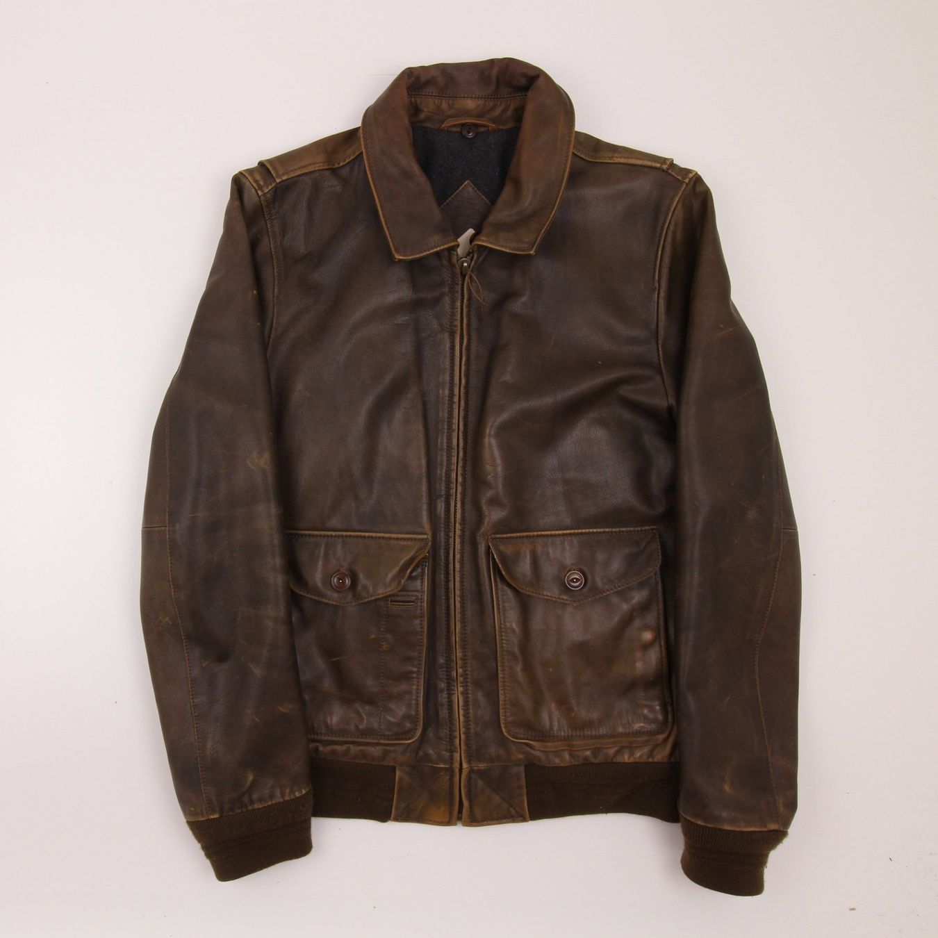 Chevignon Giacche: Charles Chevignon Calfskin Leather Jacket – Usato da Bern venduto da Padeeeh