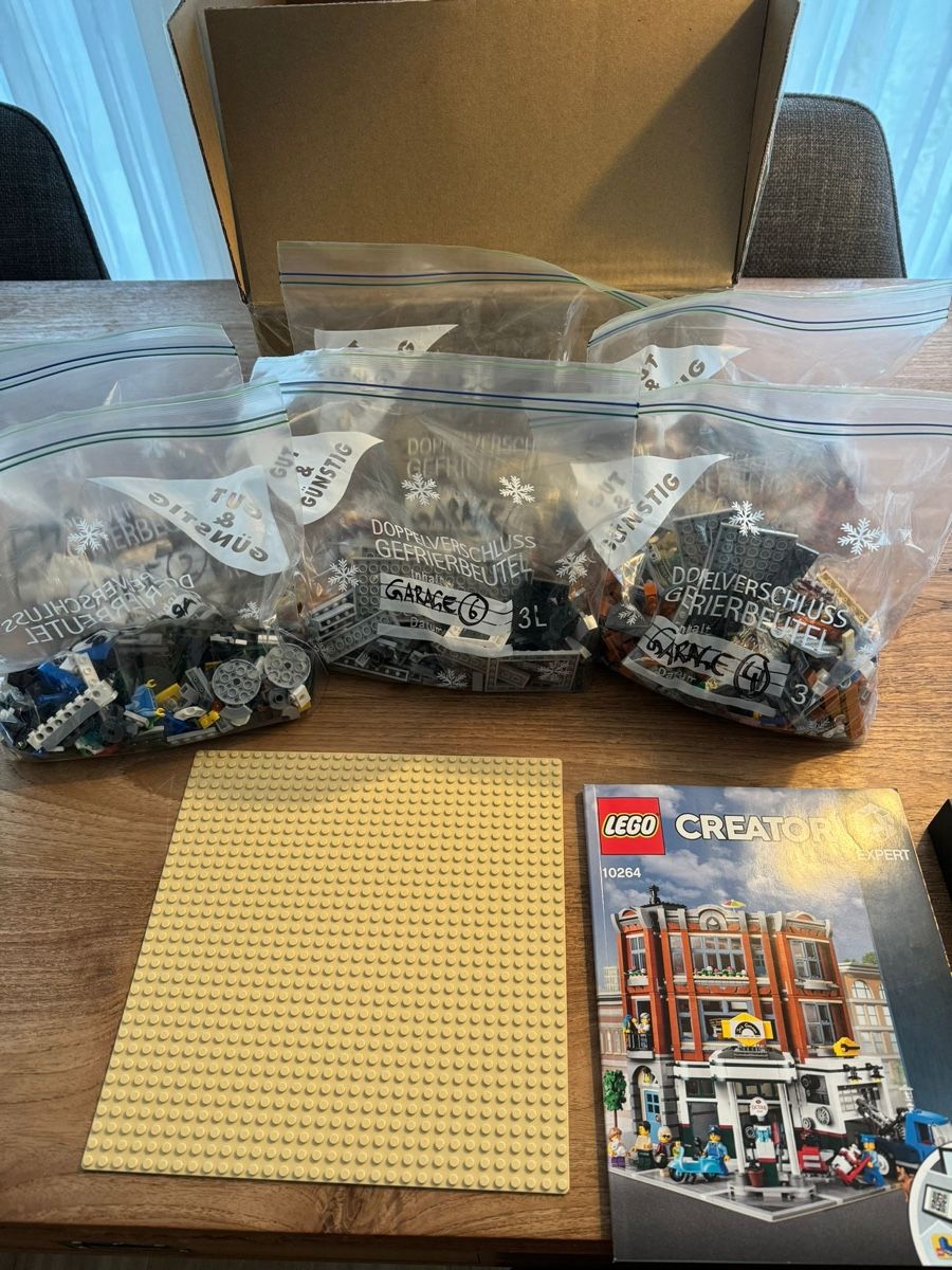 Lego Kit di costruzioni: Lego Garage 10264 – Nuovo (secondo la descrizione) da Wasterkingen venduto da Baemsu