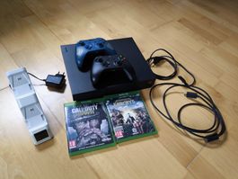 Xbox One X 1TB 2 Controller mit Akku und Ladestation 