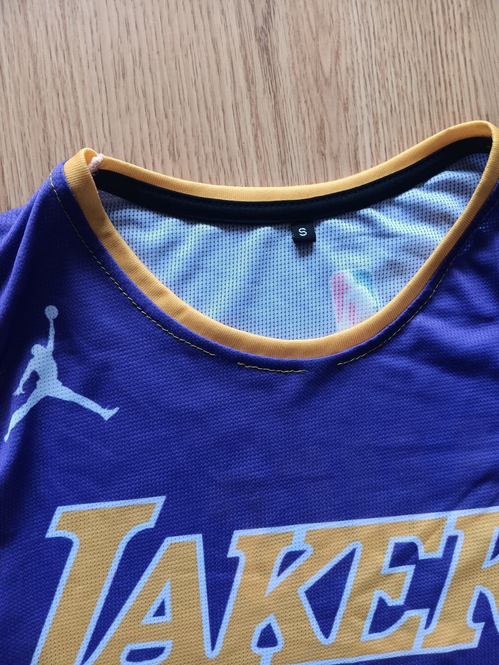 Lakers Canottiere & Pantaloni: Jersey Lakers James – Usato da Neuchâtel venduto da den_7x9p 2