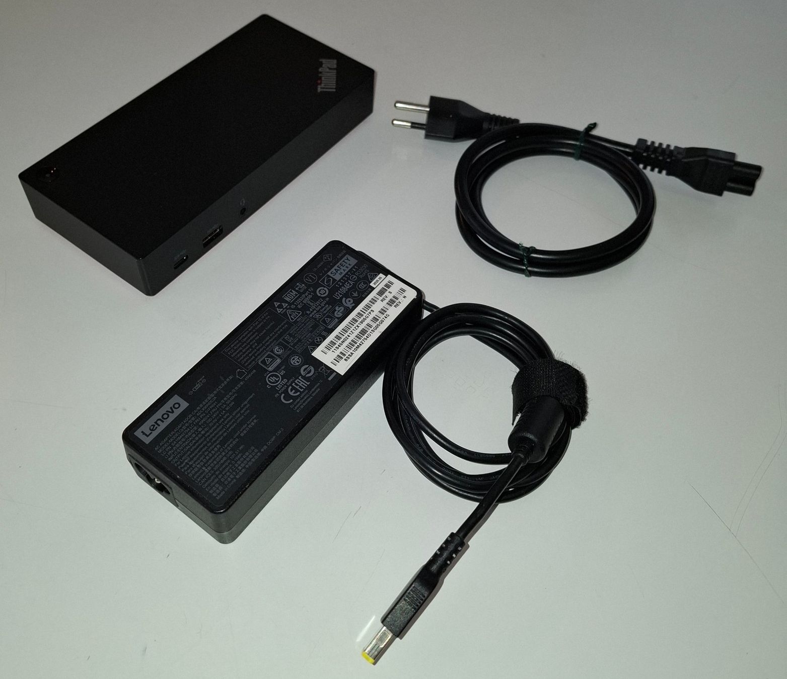 Lenovo Dockingstation: Lenovo USB-C Dock Gen 2 + Netzteil – Gebraucht aus St. Gallen von WWL 2