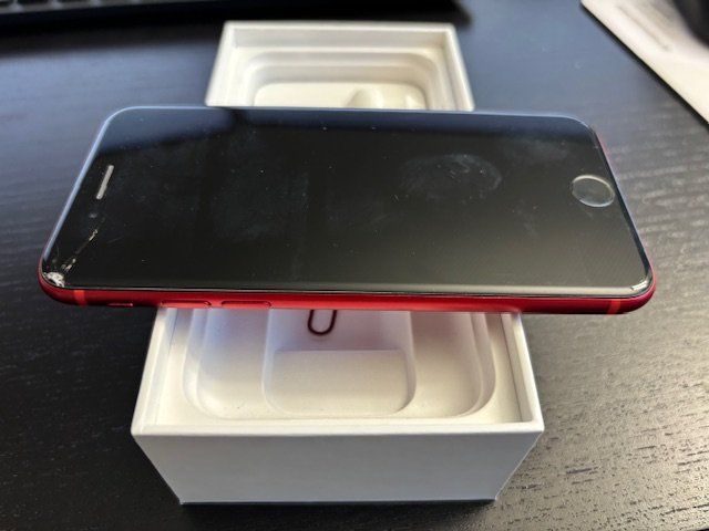 Apple Portables: iPhone 8 64GB rot – D'occasion à Chur par bastelfreak 3