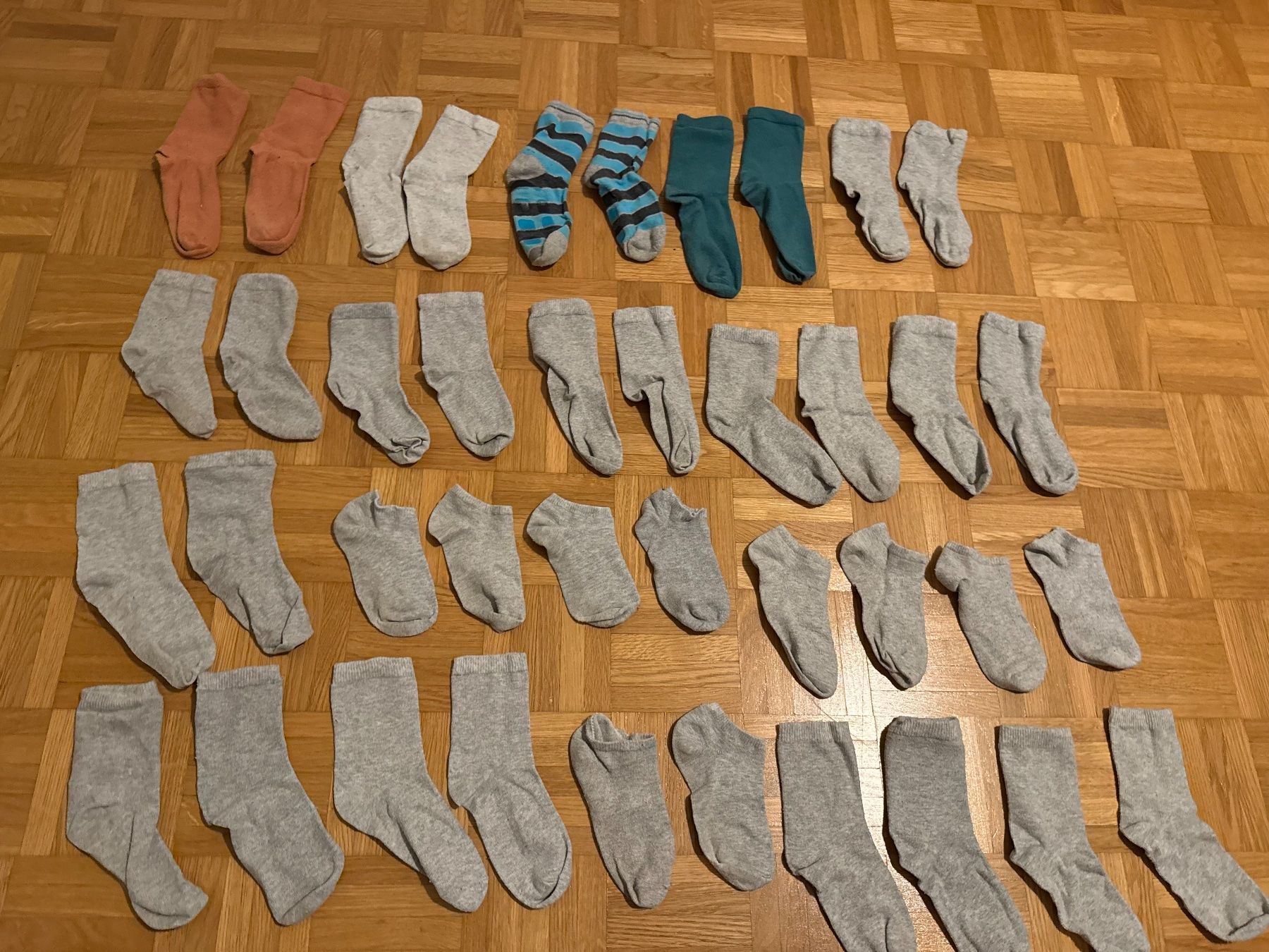 Chaussettes enfants: Kinder Socken Grösse 26-28 – D'occasion à Zürich par zd_1965