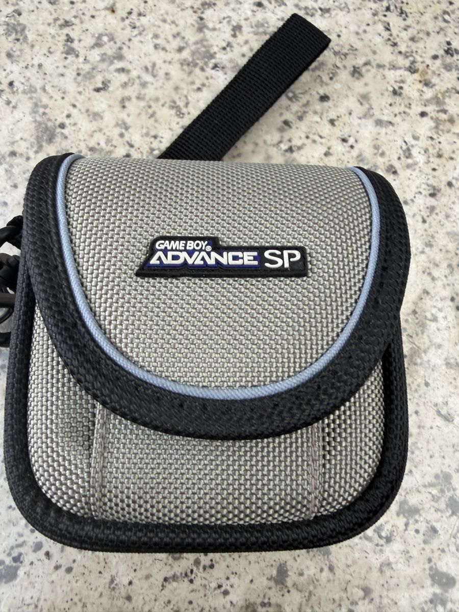 Nintendo Game Boy Advance SP Silber Konsole mit Tasche (Gebraucht) in ...