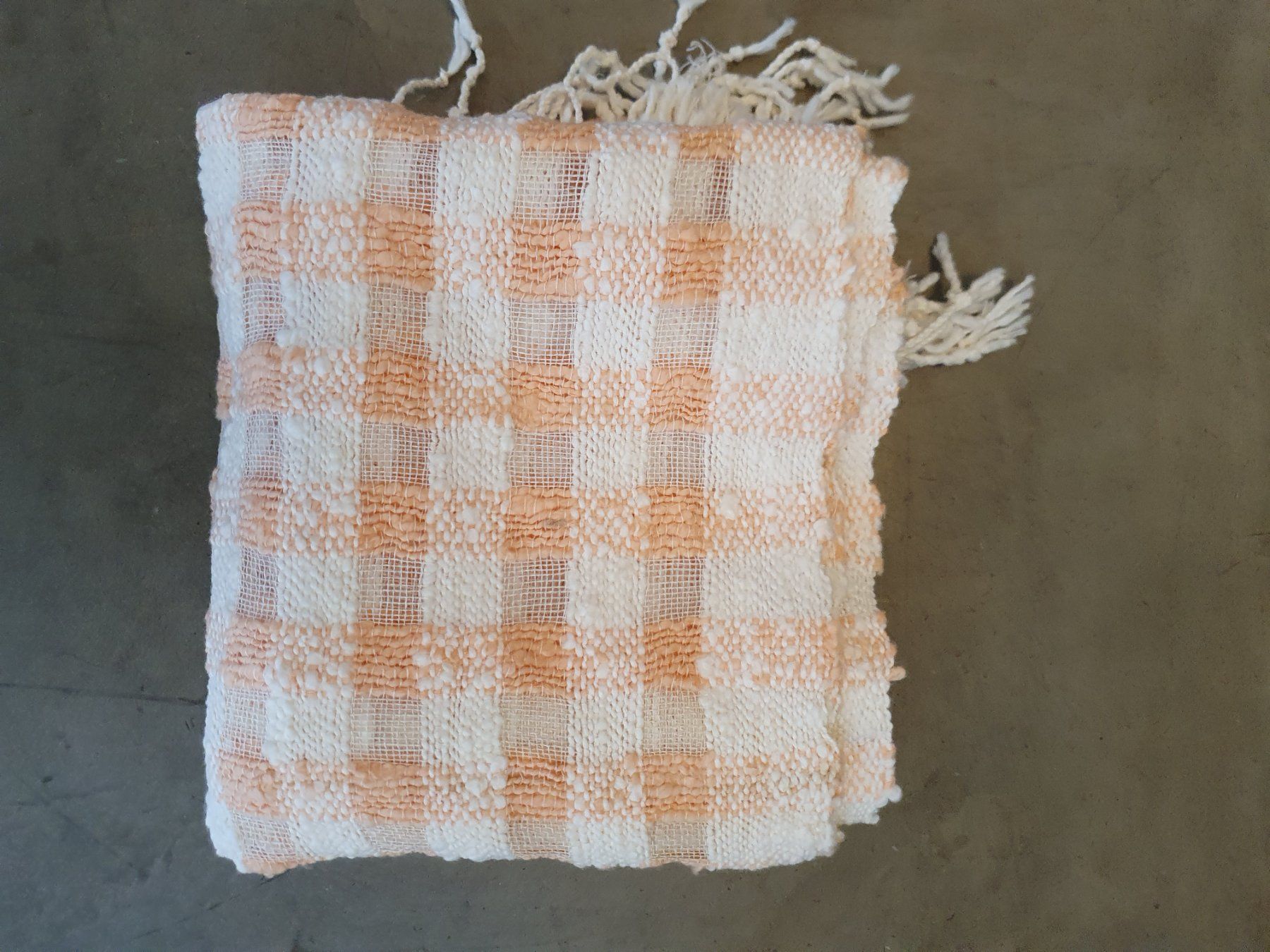Foulards, Tücher & Schals: Damenschal, Baumwolle, Handgewebt, Lachsfarben/Weiss – Neu (gemäss Beschreibung) aus Basel von Anghkorwatt 7