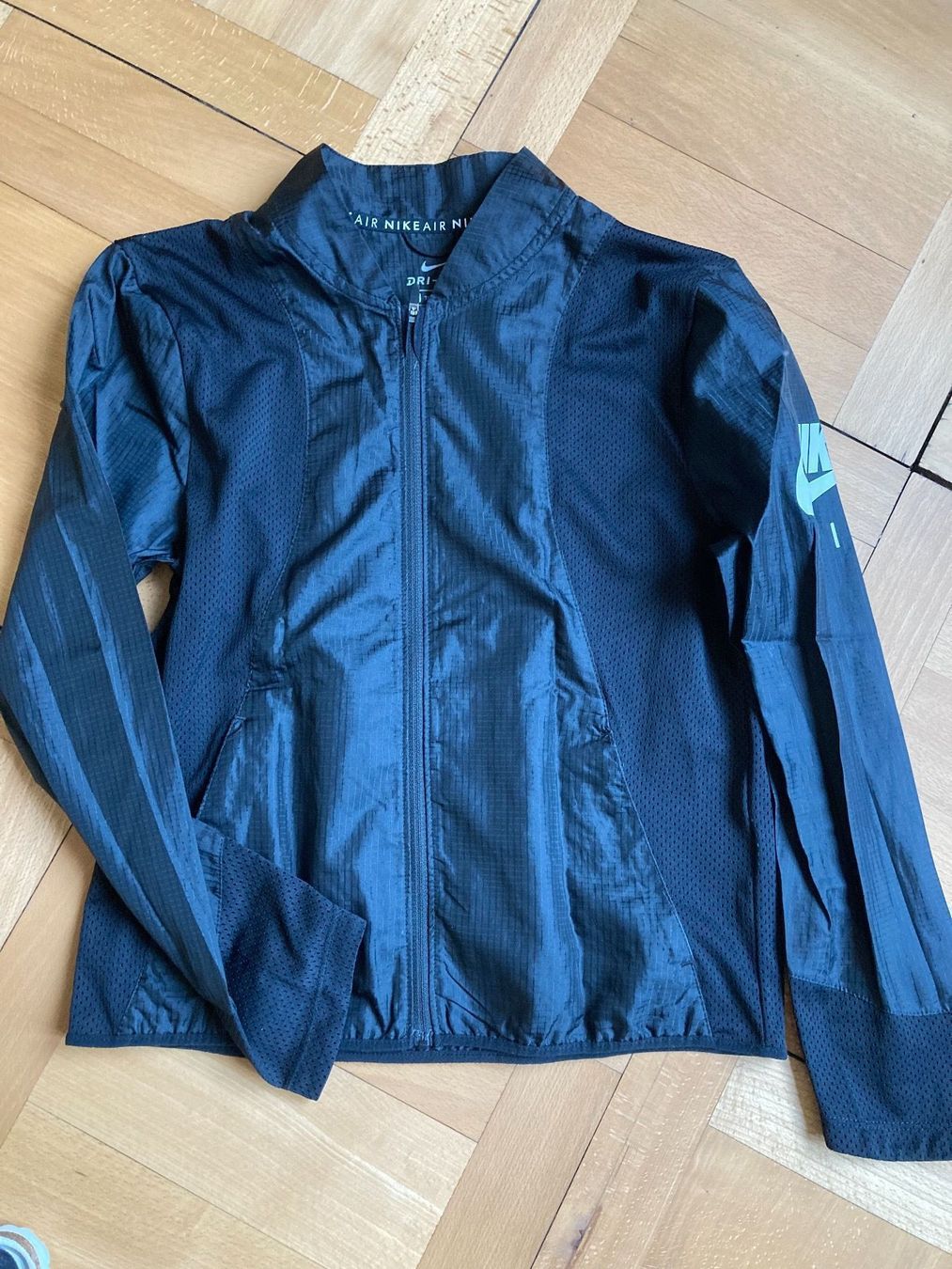 Nike Vestes: NIKE Jogging Jacke – D'occasion à Zürich par annalaila