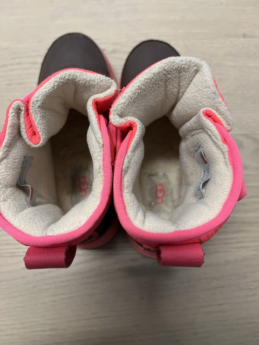 Ugg Scarpe per ragazze: Winter-Boot UGG Gr. 33.5 mit Lammfellsohle – Usato da Brütten venduto da Aerox82 1