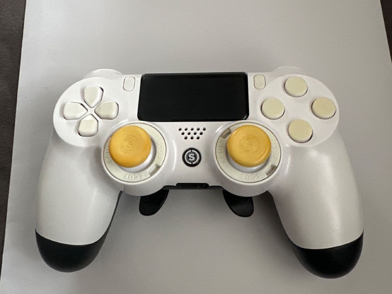 Controller: Scuf Controller PS4 Neuwertig – Usato da Bibern SH venduto da Anuja_20 2