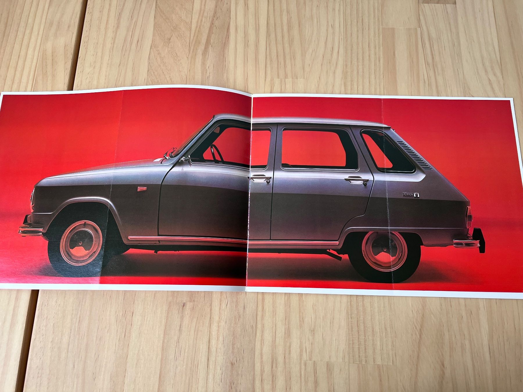 Renault Documents: RENAULT 6 Verkaufsprospekt – D'occasion à Münchenbuchsee par Volver64 1