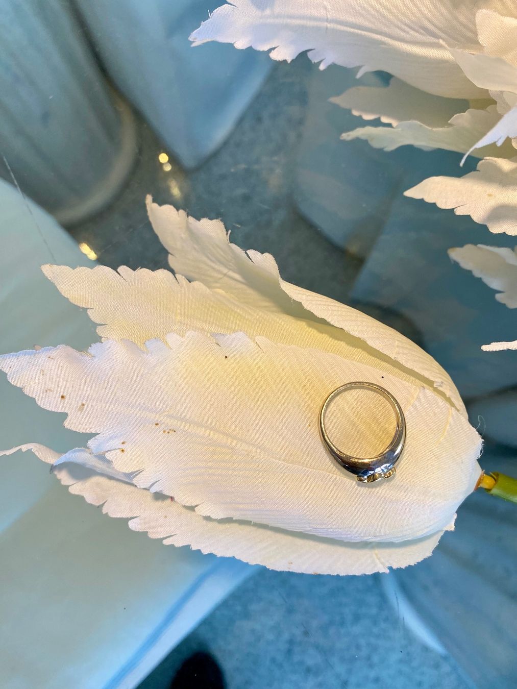 Bagues: WEISSGOLD-RING MIT RUBIN UND DIAMANTEN – D'occasion à Eschenbach SG par Lady020 6