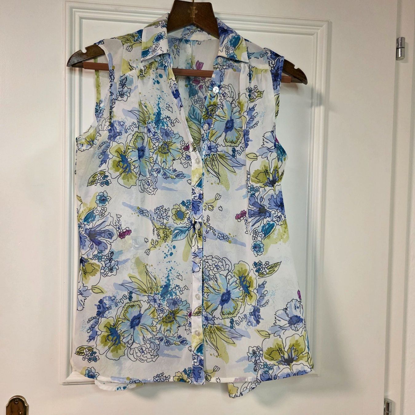 Camicette: Ärmellose Bluse mit Blumenmuster, asymmetrisch, M – Usato da Wald ZH venduto da CapLux 1