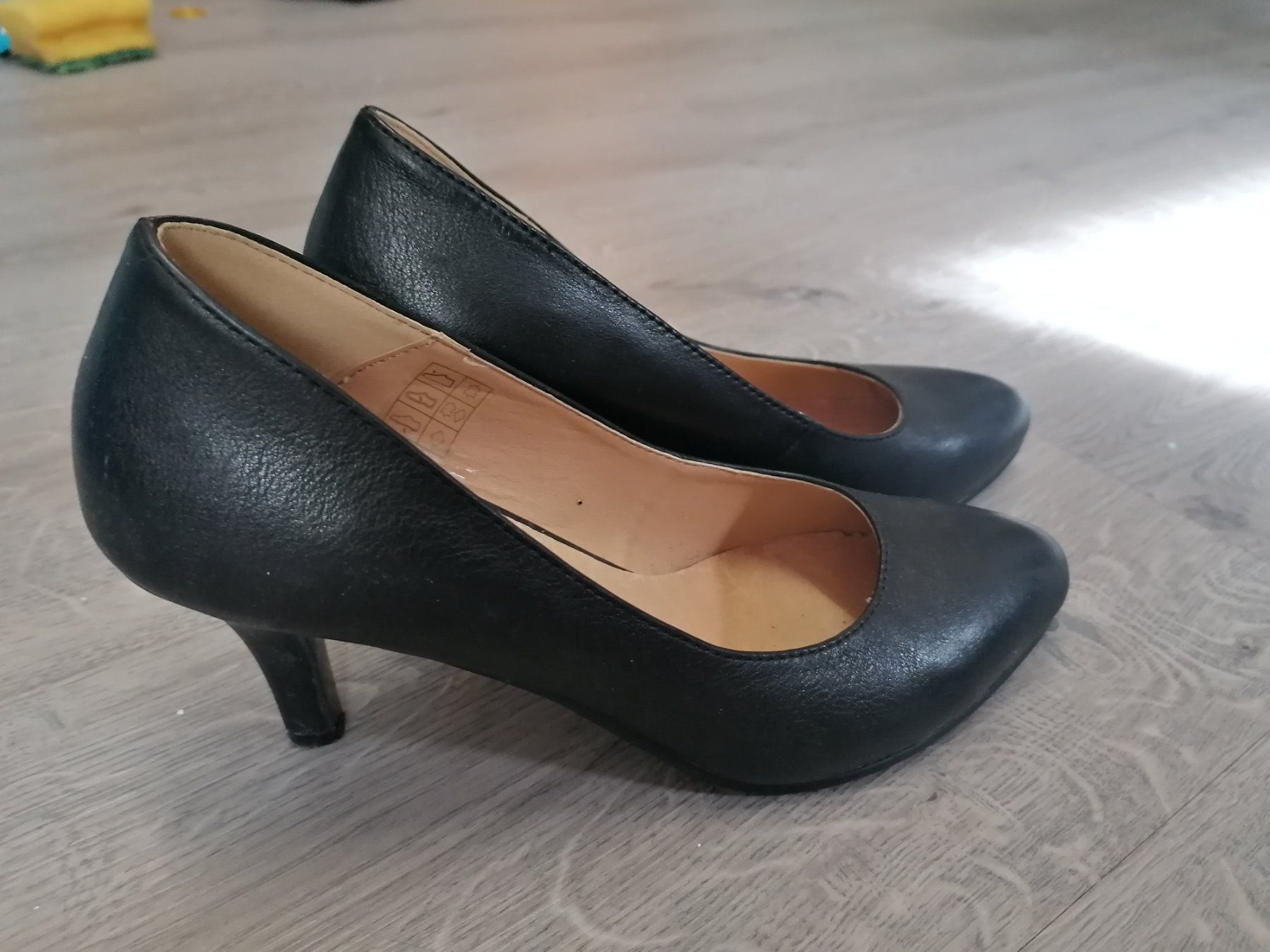 Chaussures femmes: schwarze Absatzschuhe von Pier One , Gr. 38 – D'occasion à Thalwil par myandine 1