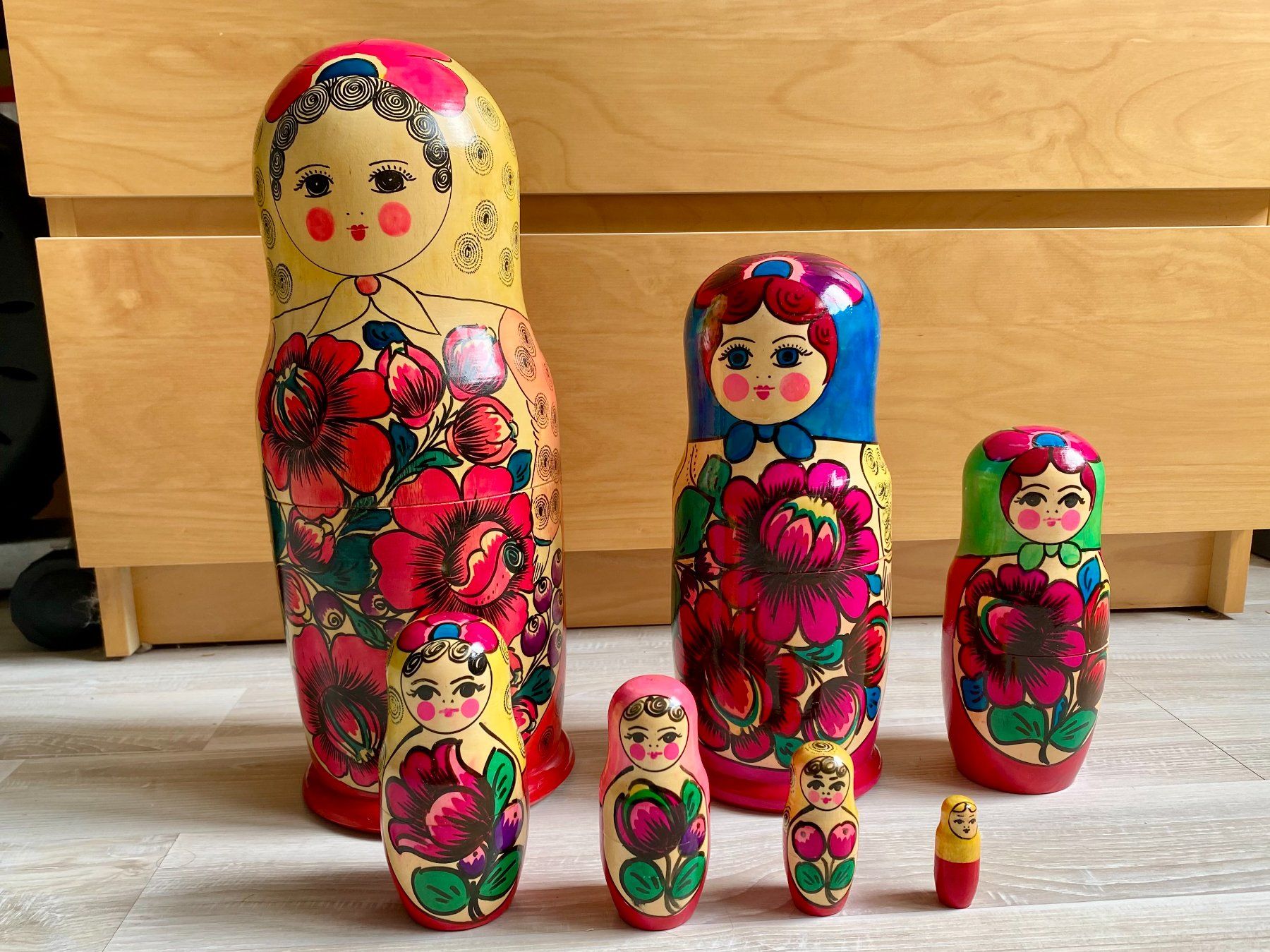 Bambole: Handbemalte Babuschka 35 cm, 7-teiliges Set – Usato da Wiedlisbach venduto da Steizouber