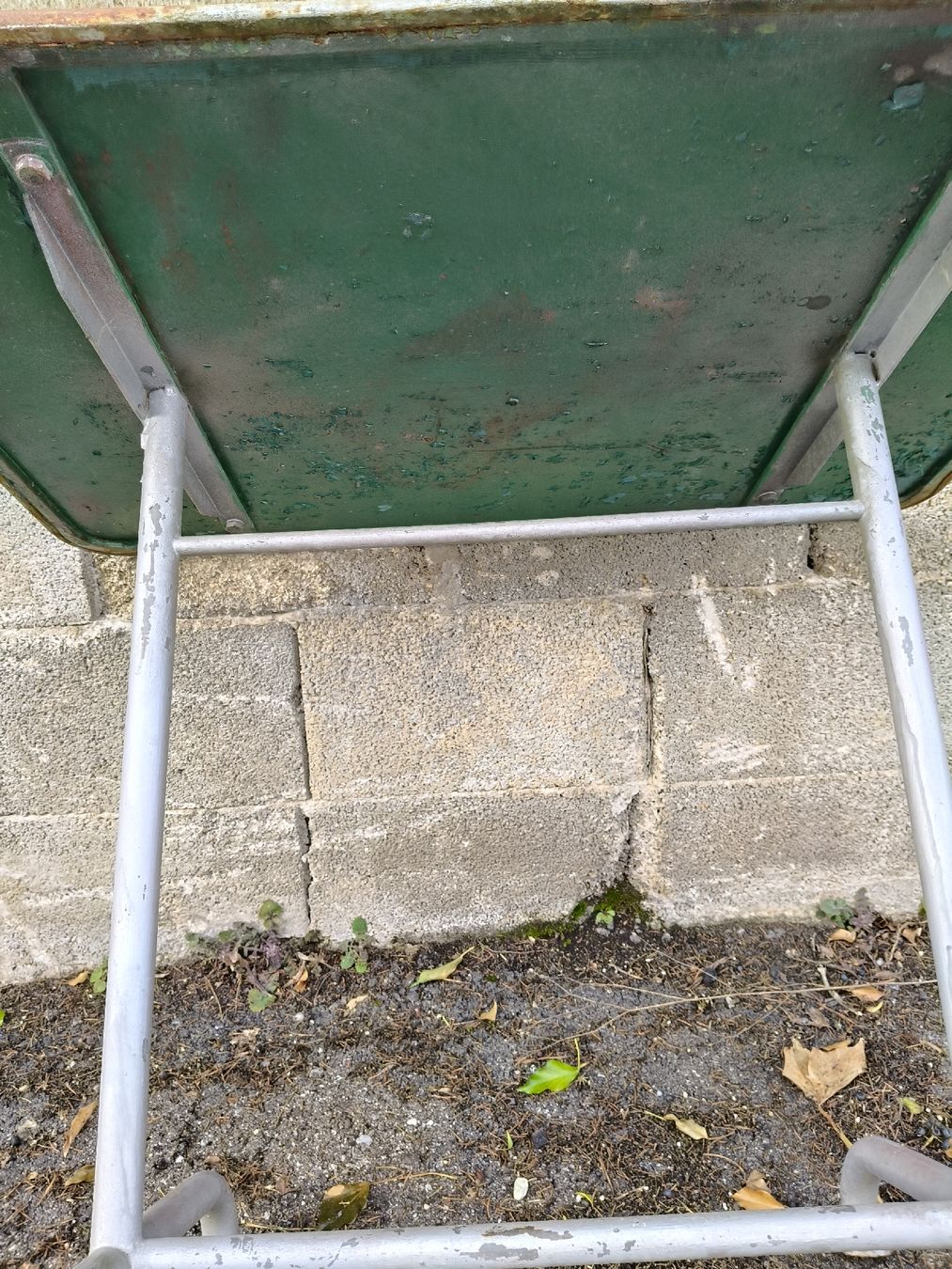 Tavoli: Gartentische Blech Massiv – Usato da Zwingen venduto da inf_2blh 4