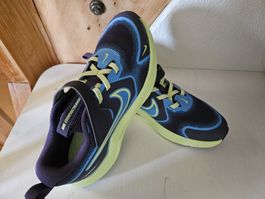 Neue Nike schuhe grösse 34