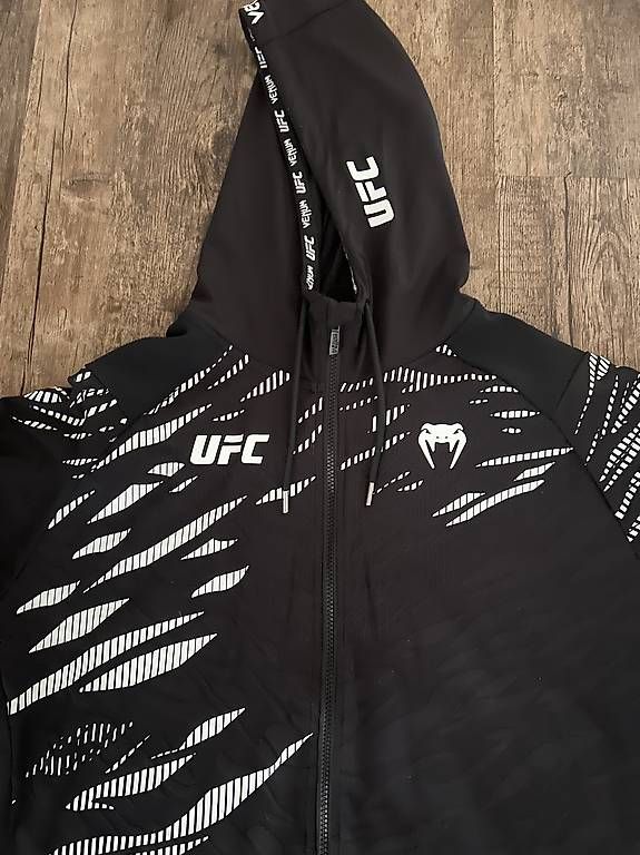 Giacche: UFC x Venum Trainer Jacke XXL – Usato da Grüt (Gossau ZH) venduto da Nevio-Weiss 2