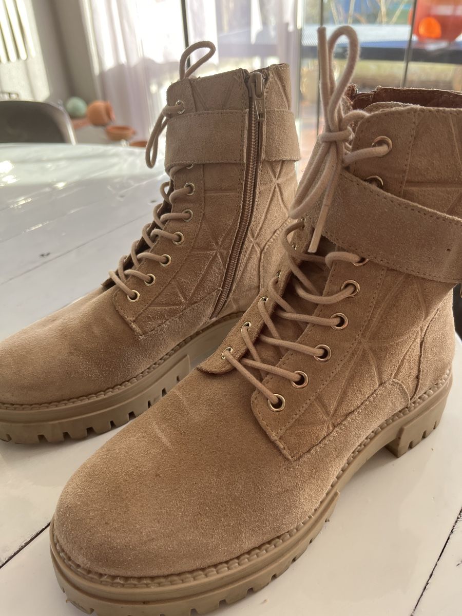 Scarpe da donna: Winterboots Veloursleder hellbraun Gr. 40 – Nuovo (secondo la descrizione) da Rüti ZH venduto da huzzelrock 3