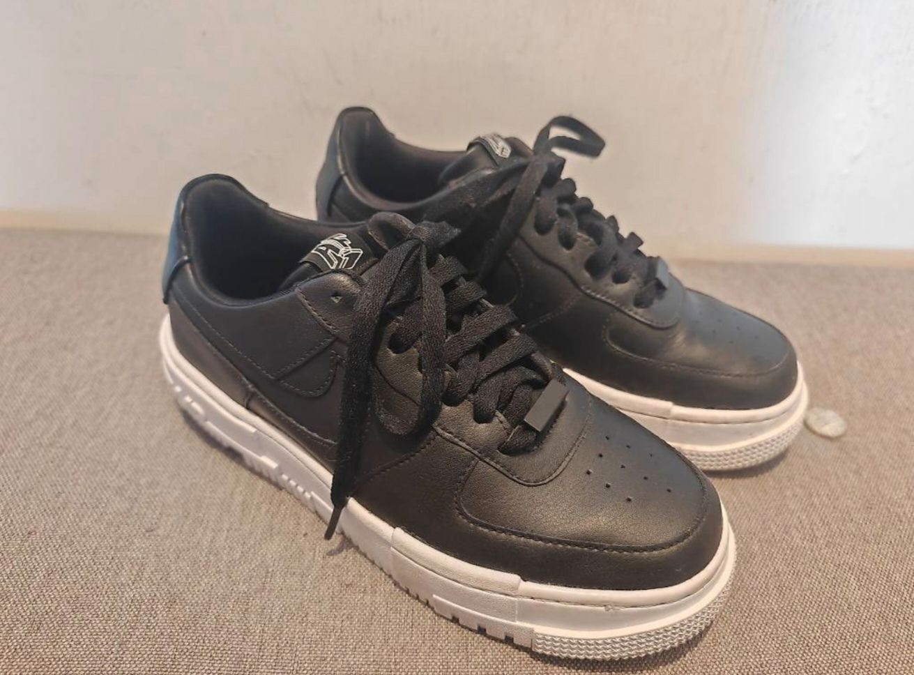 Nike Scarpe da uomo: Nike Air Force 1 Pixel 39 – Nuovo (secondo la descrizione) da Marly venduto da Coraioru
