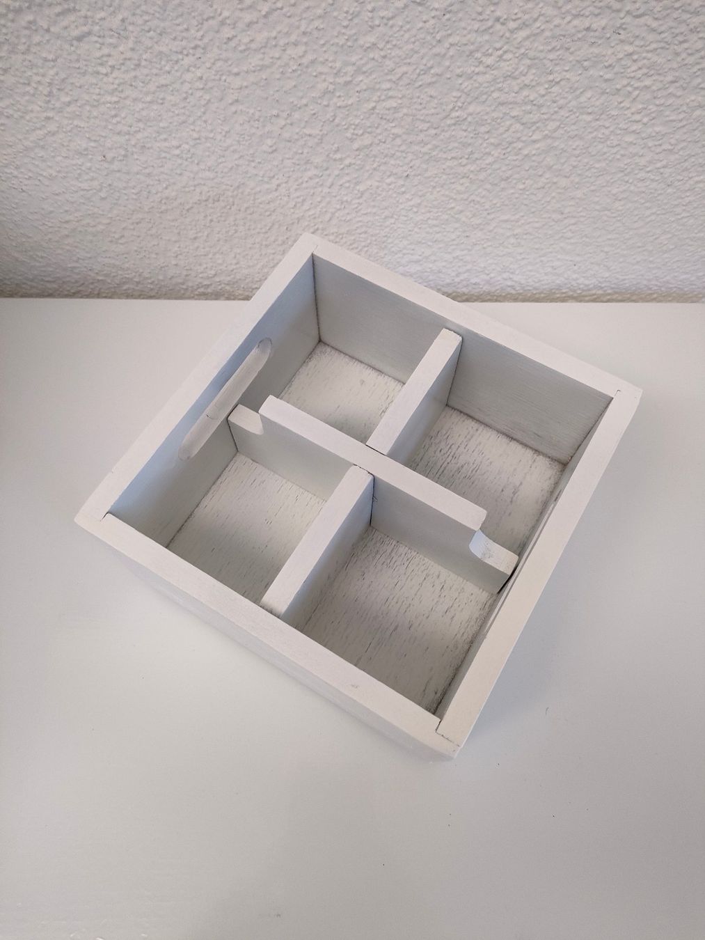 Set di tavolo e panche: Wunderschöner Tisch Caddy mit vier Kammern – Usato da Dietikon venduto da Branquinha1981 3