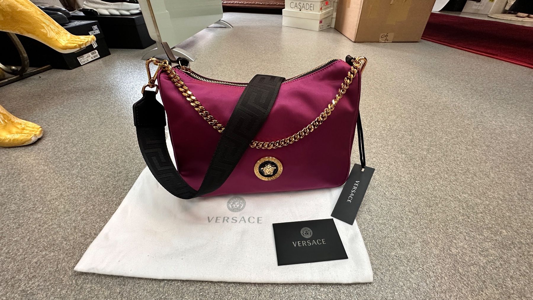 Versace Borse da donna: Versace Taschen neu – Nuovo e nell'imballaggio originale da Lachen SZ venduto da HelvetiaLuxury 8